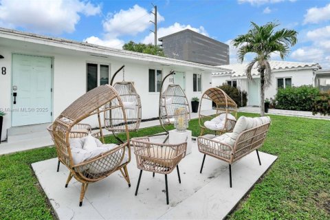 Commercial property in Hallandale Beach, Florida № 1971908 - photo 6