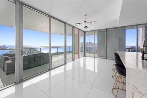 Купить кондоминиум в Майами, Флорида 4 спальни, 297.19м2, № 1966985 - фото 18