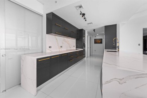 Купить кондоминиум в Майами, Флорида 4 спальни, 297.19м2, № 1966985 - фото 22