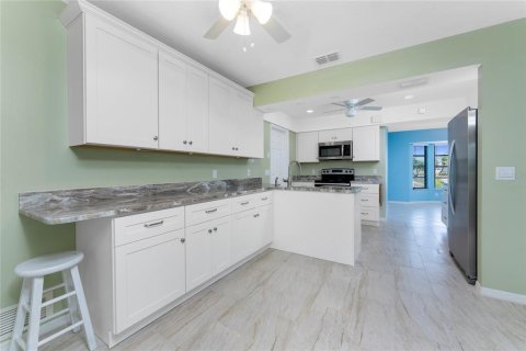 Casa en venta en Rotonda, Florida, 2 dormitorios, 153.94 m2 № 1759277 - foto 16
