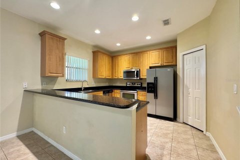 Condominio en venta en Poinciana, Florida, 3 dormitorios, 138.89 m2 № 1881056 - foto 11