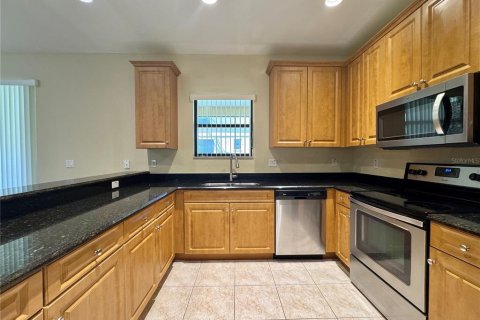 Condominio en venta en Poinciana, Florida, 3 dormitorios, 138.89 m2 № 1881056 - foto 9