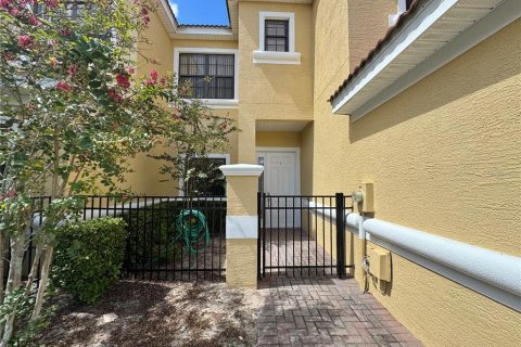 Condominio en venta en Poinciana, Florida, 3 dormitorios, 138.89 m2 № 1881056 - foto 2