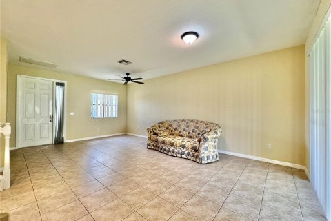 Condominio en venta en Poinciana, Florida, 3 dormitorios, 138.89 m2 № 1881056 - foto 5