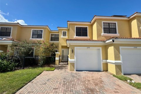 Condominio en venta en Poinciana, Florida, 3 dormitorios, 138.89 m2 № 1881056 - foto 1