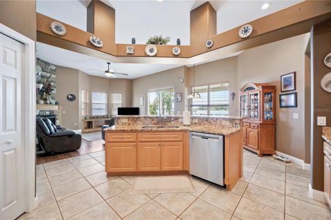 House in Polk City, Florida 4 bedrooms, 230.03 sq.m. № 1915404 - photo 18