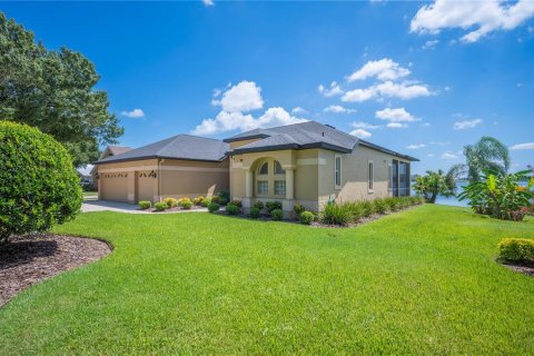 House in Polk City, Florida 4 bedrooms, 230.03 sq.m. № 1915404 - photo 5