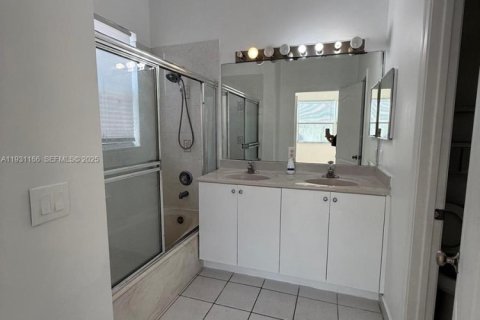 Villa ou maison à louer à Homestead, Floride: 3 chambres, 132.48 m2 № 2038130 - photo 8