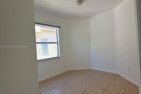 Villa ou maison à louer à Homestead, Floride: 3 chambres, 132.48 m2 № 2038130 - photo 13