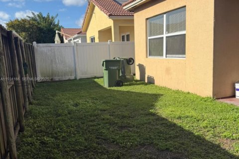 Villa ou maison à louer à Homestead, Floride: 3 chambres, 132.48 m2 № 2038130 - photo 22