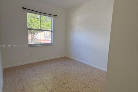 Villa ou maison à louer à Homestead, Floride: 3 chambres, 132.48 m2 № 2038130 - photo 16