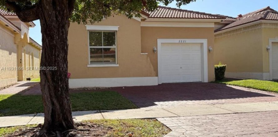 Villa ou maison à Homestead, Floride 3 chambres, 132.48 m2 № 2038130