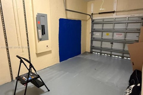 Villa ou maison à louer à Homestead, Floride: 3 chambres, 132.48 m2 № 2038130 - photo 17