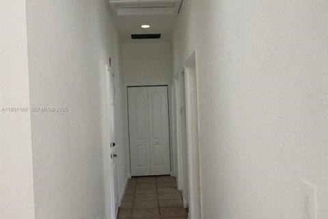 Villa ou maison à louer à Homestead, Floride: 3 chambres, 132.48 m2 № 2038130 - photo 12