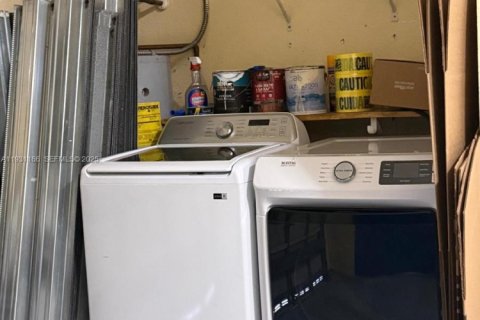 Villa ou maison à louer à Homestead, Floride: 3 chambres, 132.48 m2 № 2038130 - photo 18