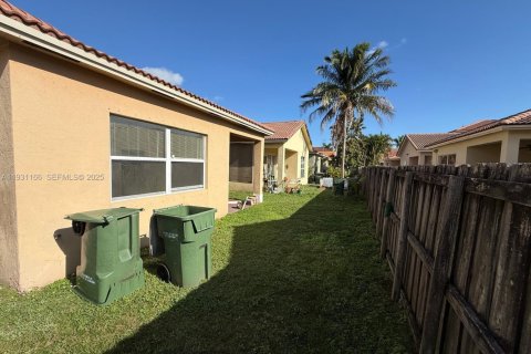 Villa ou maison à louer à Homestead, Floride: 3 chambres, 132.48 m2 № 2038130 - photo 24