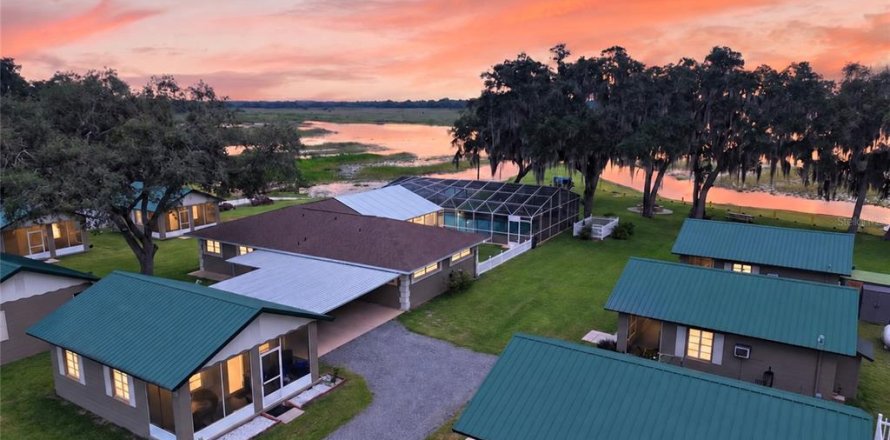 Villa ou maison à Hernando, Floride 10 chambres, 442.96 m2 № 2321022