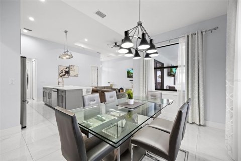 Casa en venta en Cape Coral, Florida, 4 dormitorios, 177.91 m2 № 2388335 - foto 21