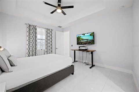 Casa en venta en Cape Coral, Florida, 4 dormitorios, 177.91 m2 № 2388335 - foto 23