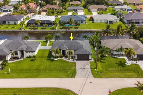 Casa en venta en Cape Coral, Florida, 4 dormitorios, 177.91 m2 № 2388335 - foto 6