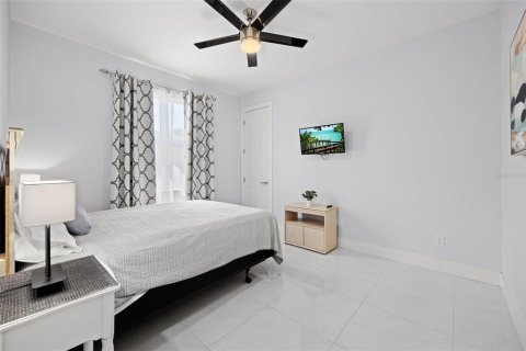 Casa en venta en Cape Coral, Florida, 4 dormitorios, 177.91 m2 № 2388335 - foto 29