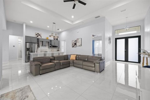 Casa en venta en Cape Coral, Florida, 4 dormitorios, 177.91 m2 № 2388335 - foto 14