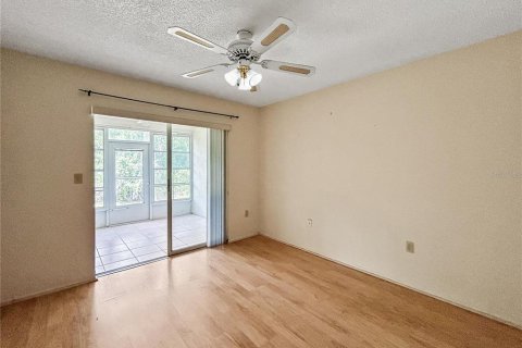 House in New Port Richey, Florida 2 bedrooms, 126.25 sq.m. № 2231005 - photo 13