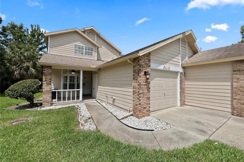 House in New Port Richey, Florida 2 bedrooms, 126.25 sq.m. № 2231005