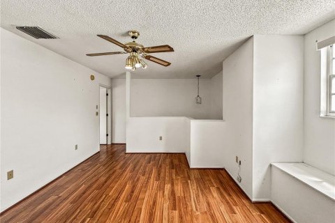 House in New Port Richey, Florida 2 bedrooms, 126.25 sq.m. № 2231005 - photo 23