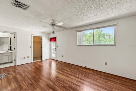 House in New Port Richey, Florida 2 bedrooms, 126.25 sq.m. № 2231005 - photo 28