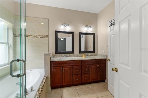 House in Orlando, Florida 3 bedrooms, 171.96 sq.m. № 2236362 - photo 12