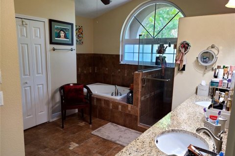 House in Orlando, Florida 5 bedrooms, 284.65 sq.m. № 1379296 - photo 18