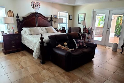 House in Orlando, Florida 5 bedrooms, 284.65 sq.m. № 1379296 - photo 16
