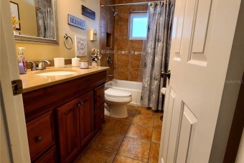 House in Orlando, Florida 5 bedrooms, 284.65 sq.m. № 1379296 - photo 22