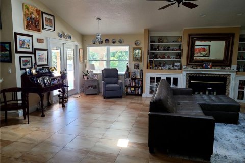 House in Orlando, Florida 5 bedrooms, 284.65 sq.m. № 1379296 - photo 8
