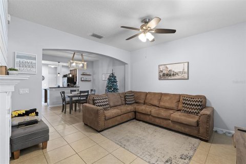 Townhouse in Groveland, Florida 3 bedrooms, 151.34 sq.m. № 1802355 - photo 4