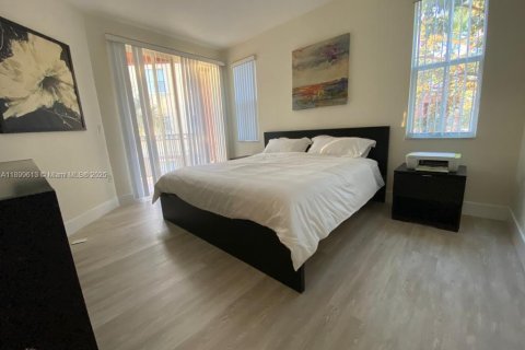 Condominio en alquiler en Miramar, Florida, 2 dormitorios, 99.22 m2 № 1950886 - foto 7