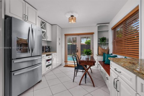 House in Oakland Park, Florida 3 bedrooms, 146.97 sq.m. № 2021023 - photo 13