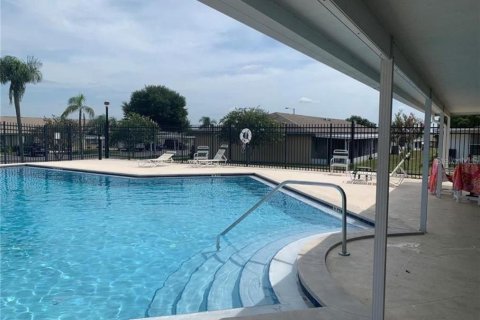 Townhouse in Winter Haven, Florida 3 bedrooms, 99.68 sq.m. № 2217189 - photo 27