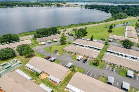 Townhouse in Winter Haven, Florida 3 bedrooms, 99.68 sq.m. № 2217189 - photo 24
