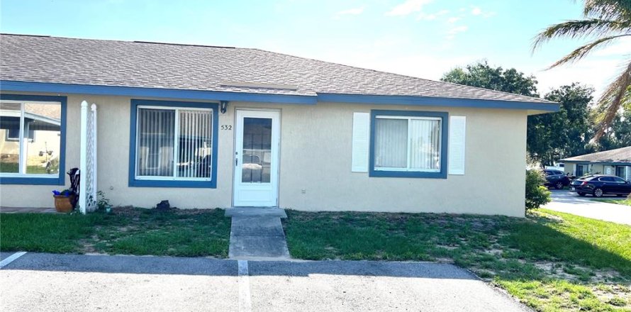 Townhouse in Winter Haven, Florida 3 bedrooms, 99.68 sq.m. № 2217189