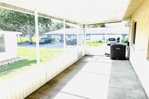 Townhouse in Winter Haven, Florida 3 bedrooms, 99.68 sq.m. № 2217189 - photo 19