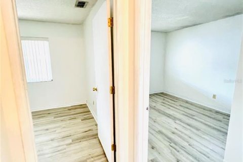 Townhouse in Winter Haven, Florida 3 bedrooms, 99.68 sq.m. № 2217189 - photo 16