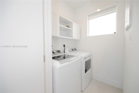 Casa en alquiler en Doral, Florida, 4 dormitorios, 223.15 m2 № 2026359 - foto 29