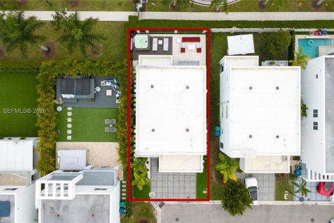 Casa en alquiler en Doral, Florida, 4 dormitorios, 223.15 m2 № 2026359 - foto 6