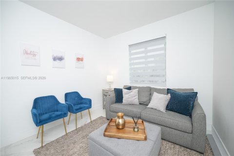 Casa en alquiler en Doral, Florida, 4 dormitorios, 223.15 m2 № 2026359 - foto 23