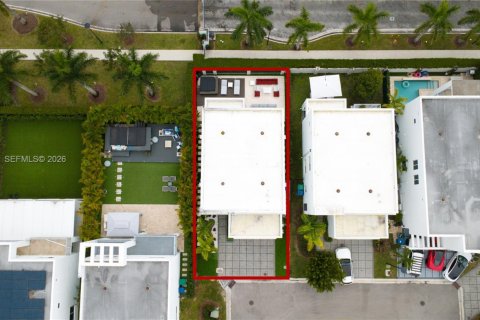 Casa en alquiler en Doral, Florida, 4 dormitorios, 223.15 m2 № 2026359 - foto 3