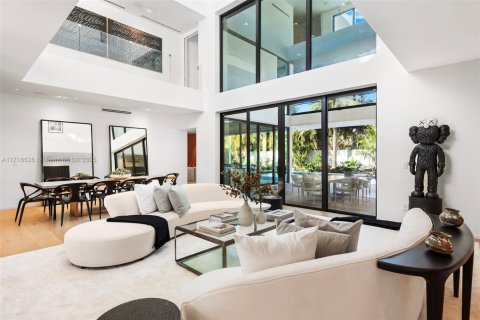 Villa ou maison à louer à Golden Beach, Floride: 6 chambres, 711.35 m2 № 1985234 - photo 3