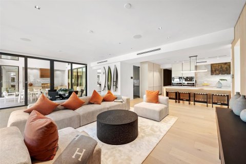 Villa ou maison à louer à Golden Beach, Floride: 6 chambres, 711.35 m2 № 1985234 - photo 8