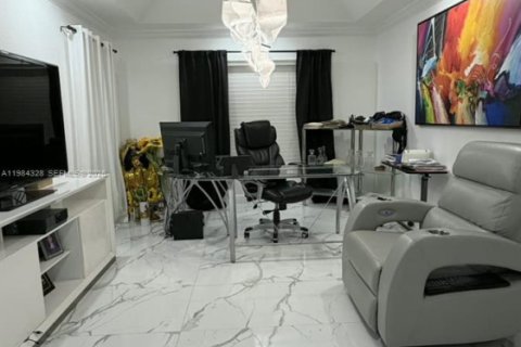 House in Homestead, Florida 5 bedrooms, 169.27 sq.m. № 2045671 - photo 16